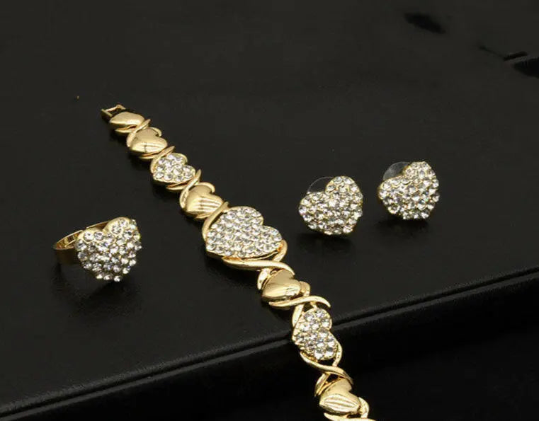 18K Gold Heart-Shaped Jewelry Suit