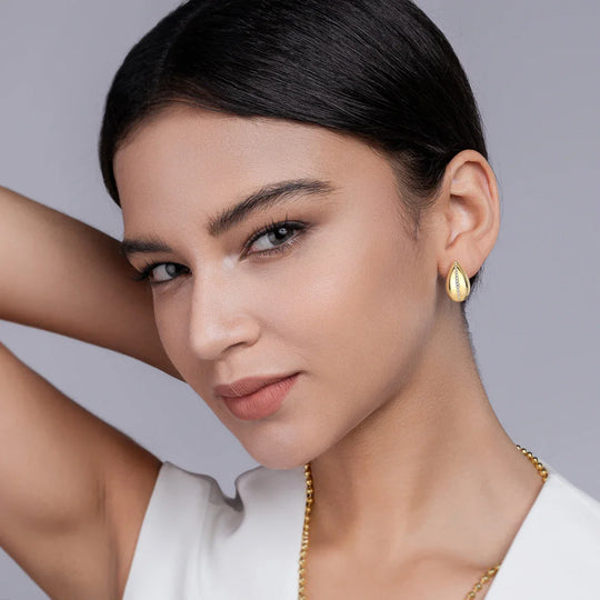 18K Gold Plated Teardrop Moissanite Stud Earrings 925 Sterling Silver