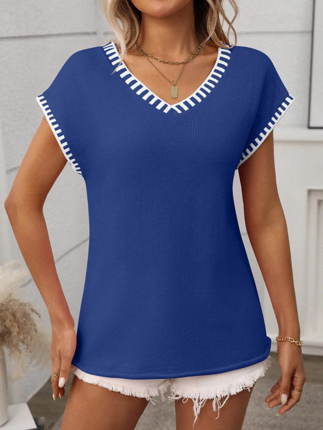 Contrast Trim V-Neck Short Sleeve Knit Top