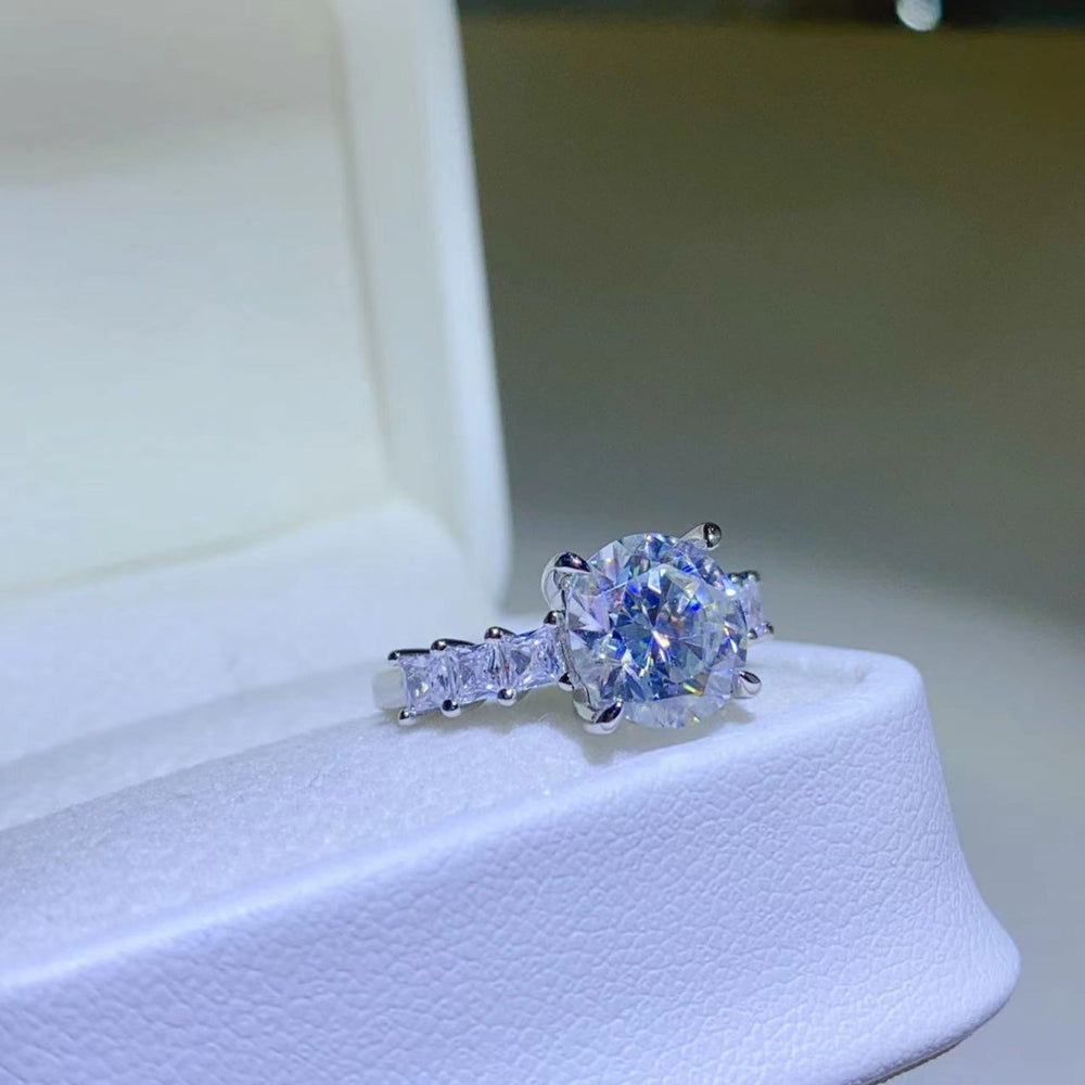 3 Carat high-end brilliance, street-royal design. Outshine diamonds with handcrafted luxury, flawless fire, and limited drops